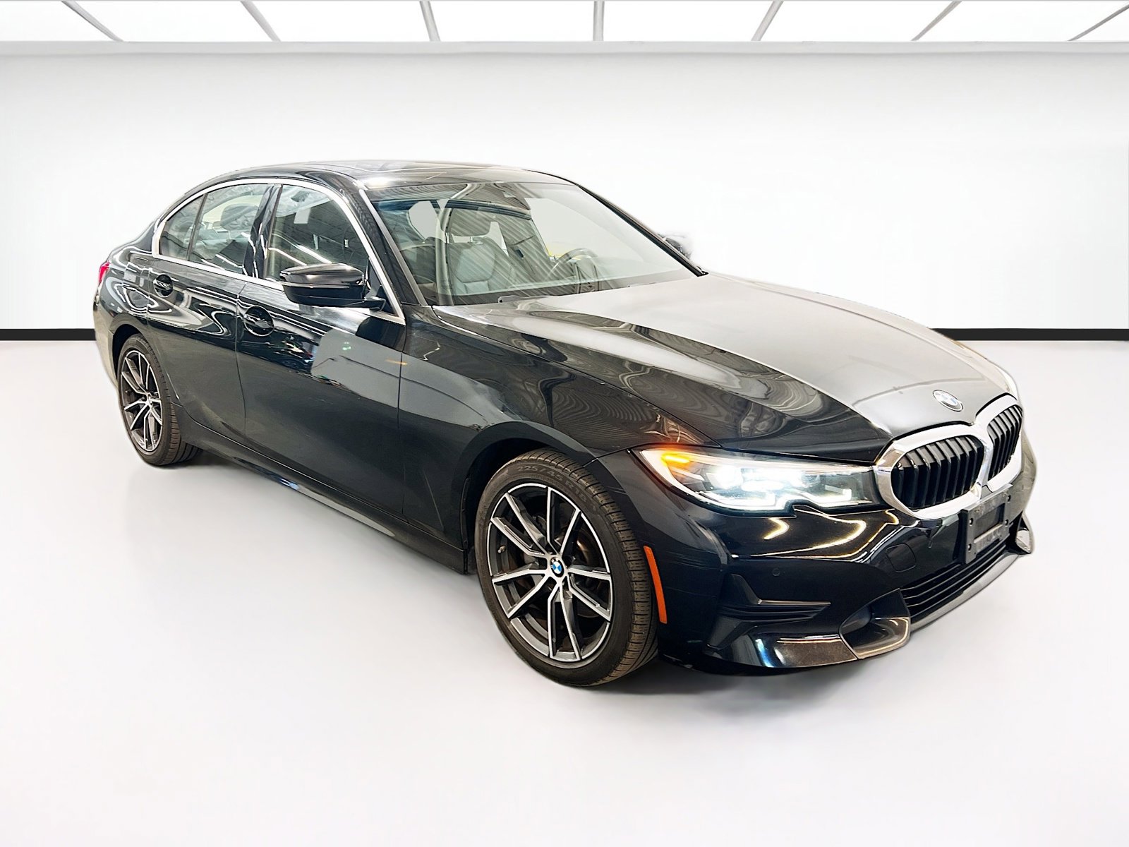 Used 2019 BMW 330i Sedan image 3