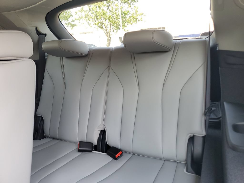 Certified 2026 Acura MDX w/ Technology Package FWD image 14