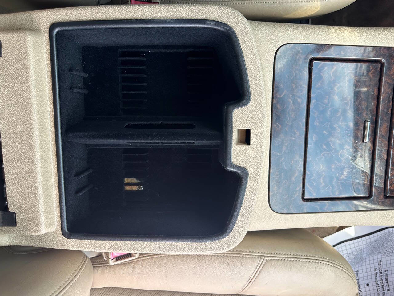 Used 2011 GMC Yukon XL Denali AWD/4WD image 27