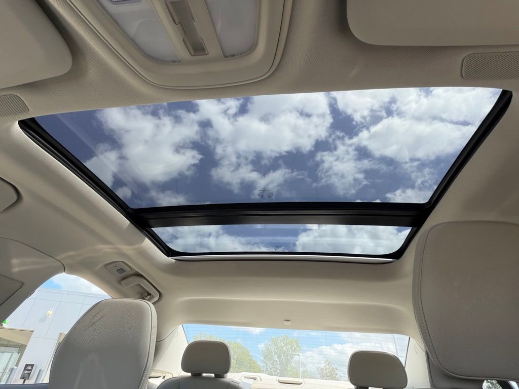 Used 2025 Volvo S60 B5 Core image 23