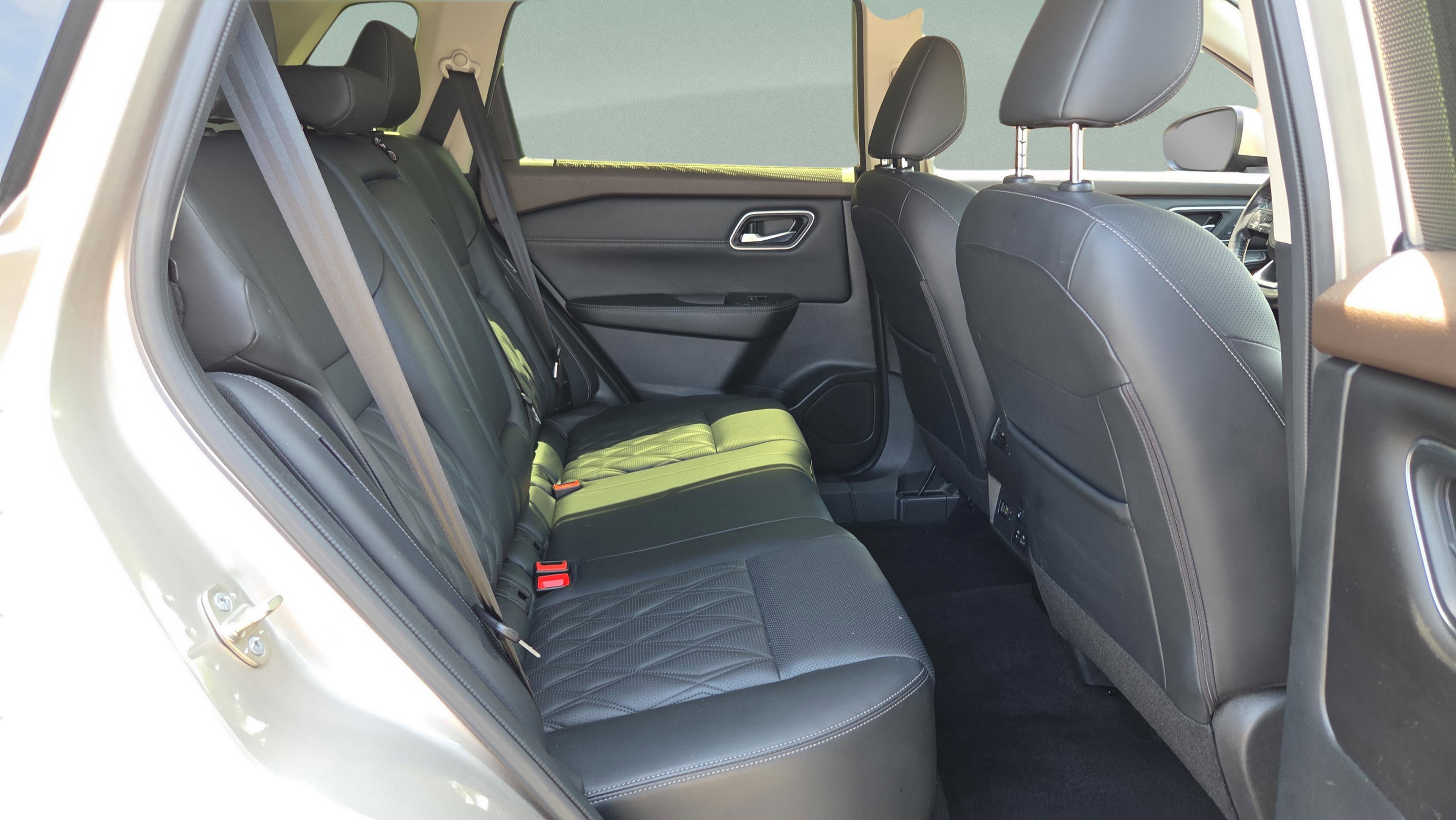 Used 2023 Nissan Rogue Platinum w/ Platinum Premium Package FWD image 14