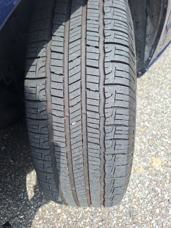 Used 2015 Chrysler Town & Country Touring-L w/ Driver Convenience Group image 37