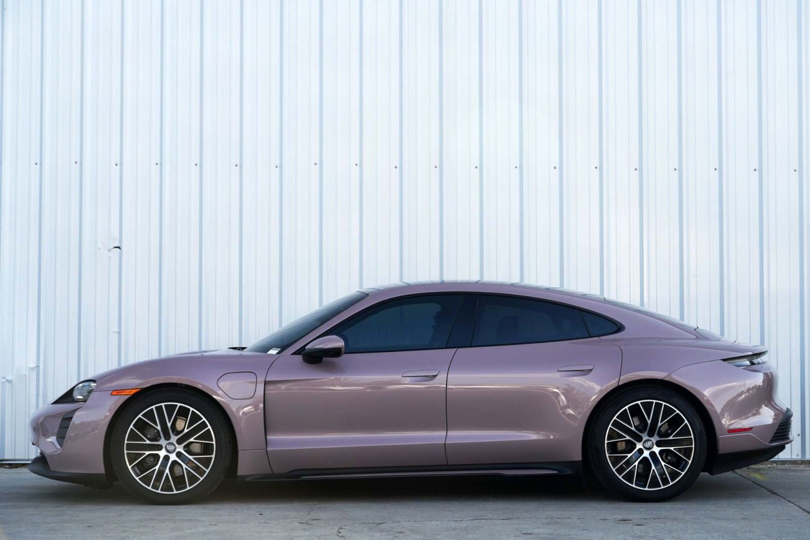 Used 2024 Porsche Taycan image 9