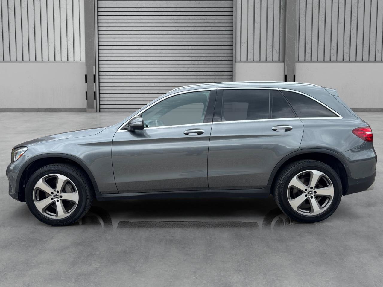 Used 2018 Mercedes-Benz GLC 300 4MATIC image 32