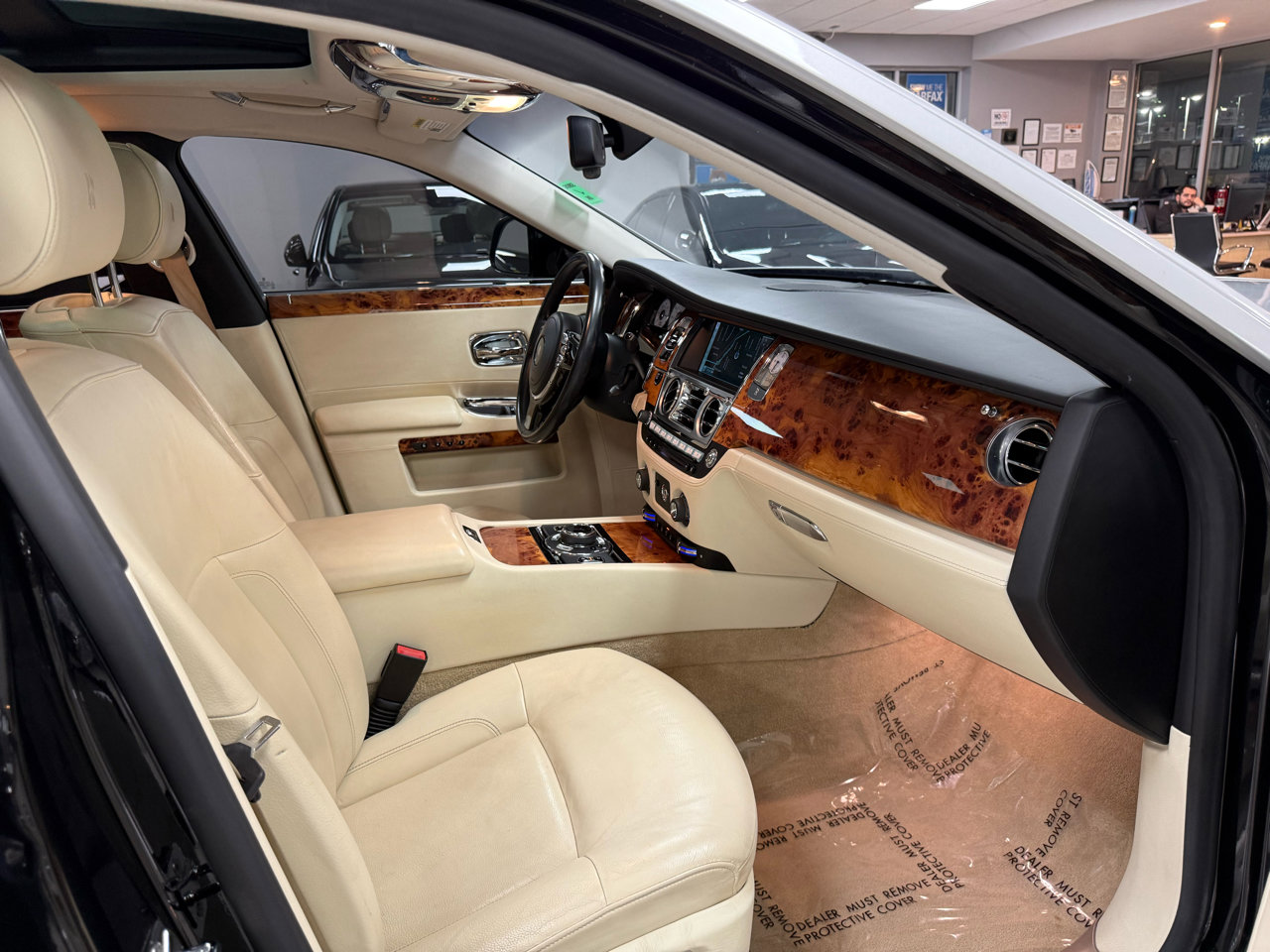 Used 2014 Rolls-Royce Ghost image 24