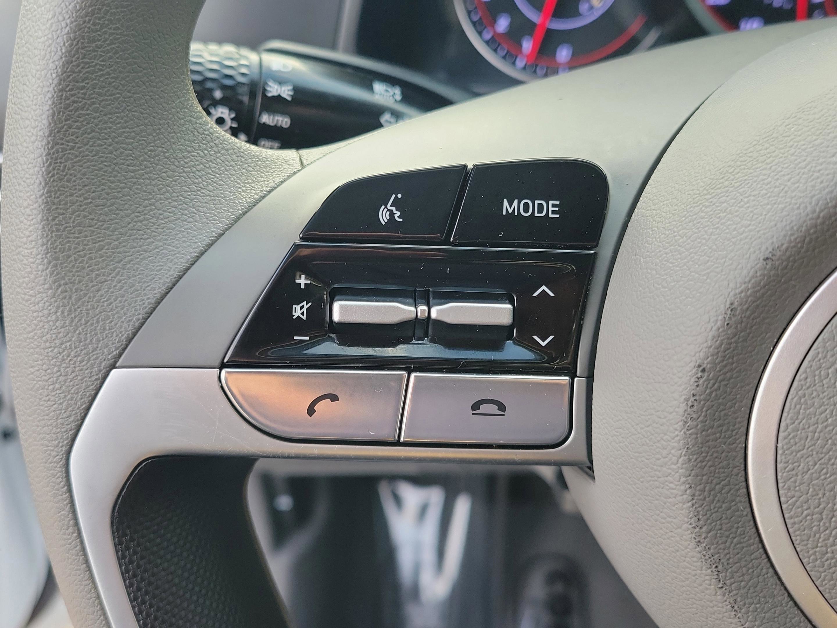 Certified 2022 Hyundai Elantra SEL image 23