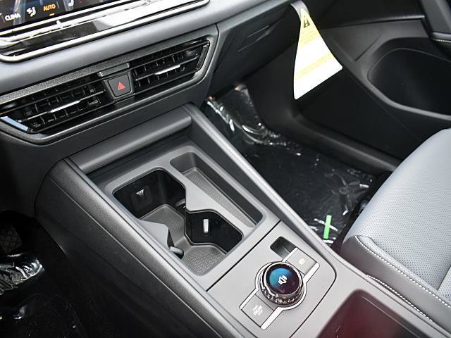 New 2026 Volkswagen Tiguan SE image 12