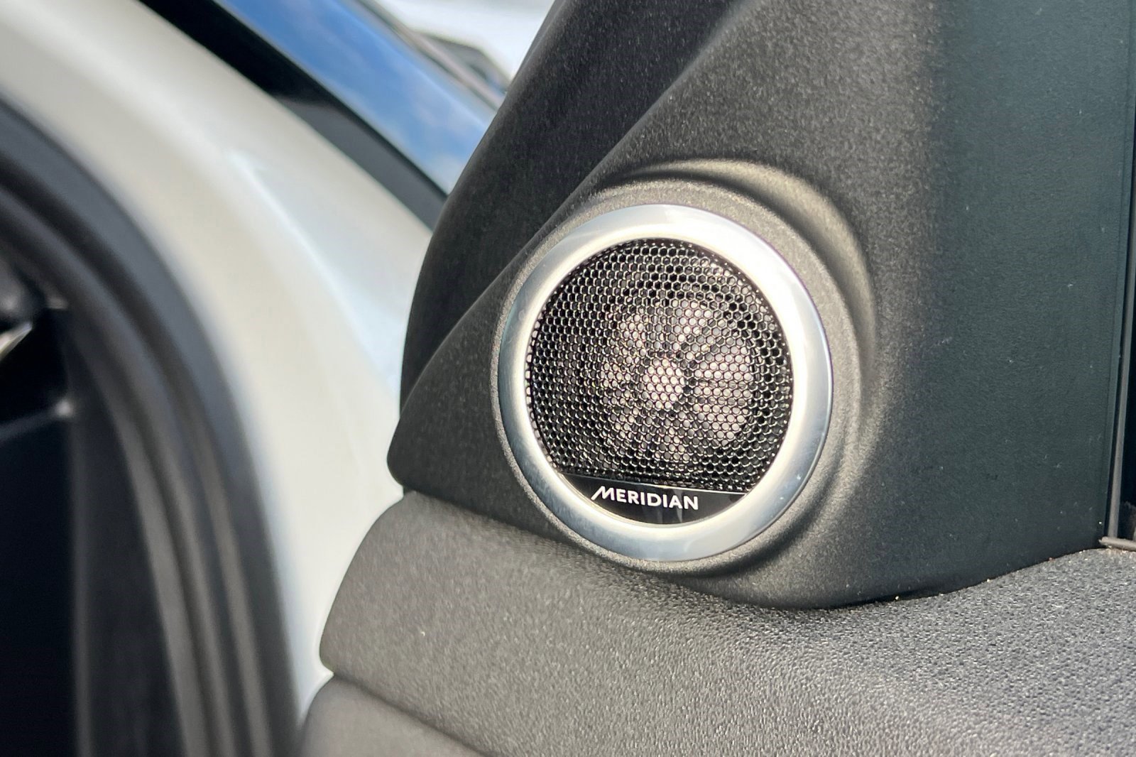 Used 2024 Land Rover Range Rover Evoque Dynamic SE image 25