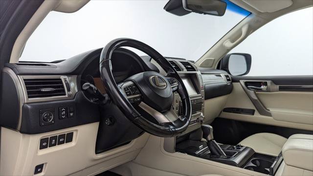 Used 2020 Lexus GX 460 Premium w/ Premium Package AWD/4WD image 23