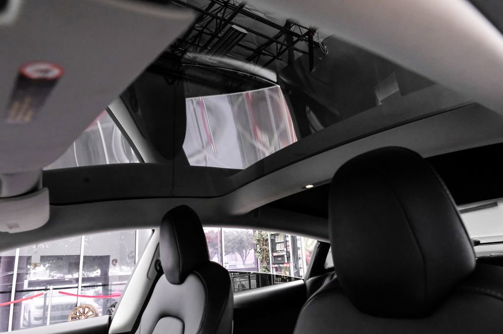 Used 2019 Tesla Model 3 Standard Range RWD image 6