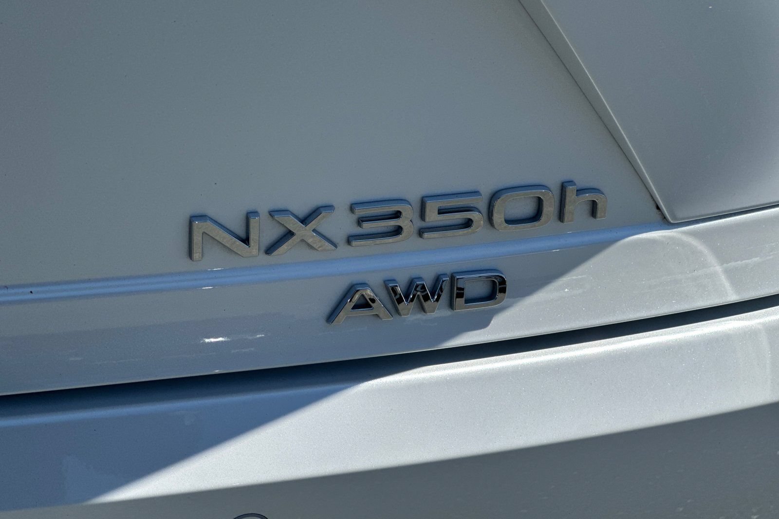 Certified 2025 Lexus NX 350h AWD w/ Accessory Package (2T) image 21