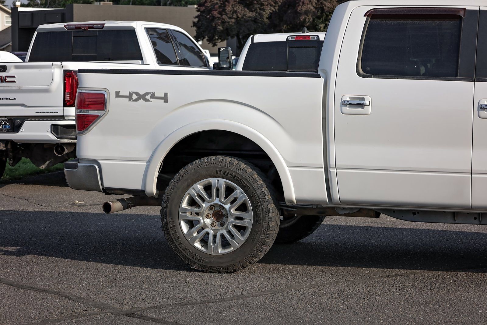 Used 2014 Ford F150 Lariat w/ Equipment Group 502A Luxury AWD/4WD image 2
