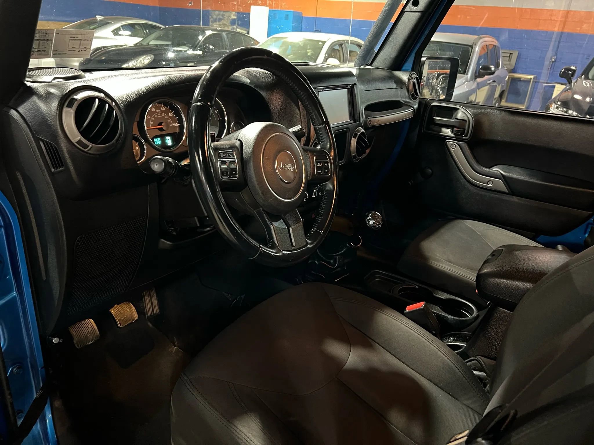 Used 2015 Jeep Wrangler Unlimited Sport w/ Connectivity Group image 9