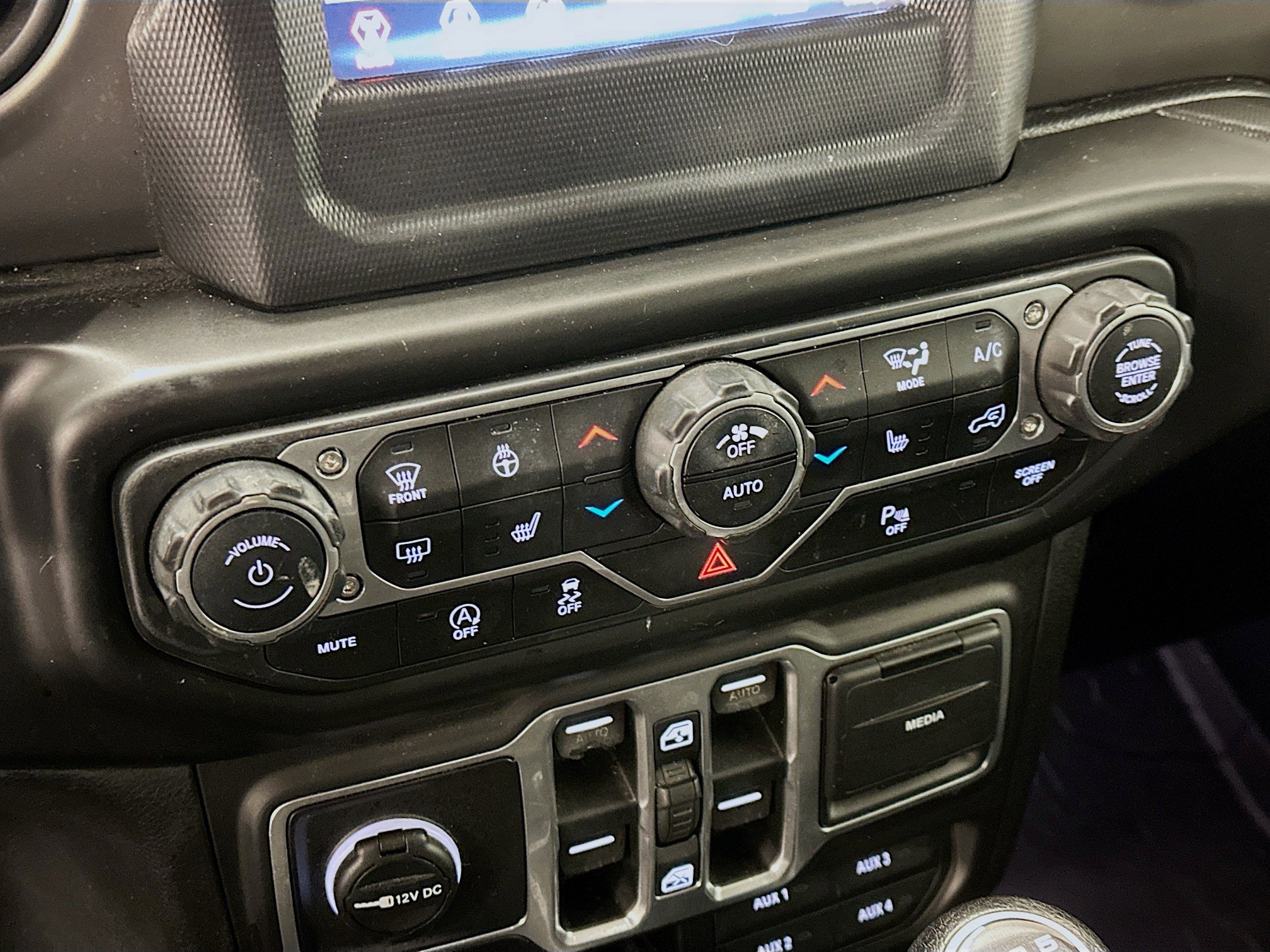 Used 2018 Jeep Wrangler Unlimited Sport S image 23