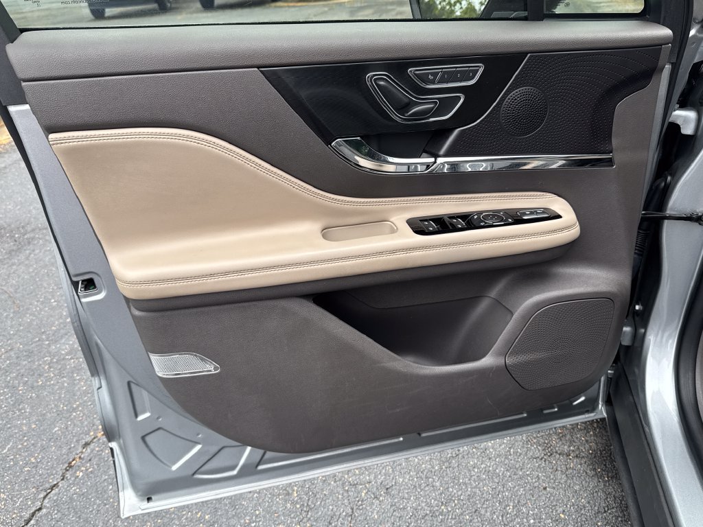 Certified 2023 Lincoln Corsair FWD image 11