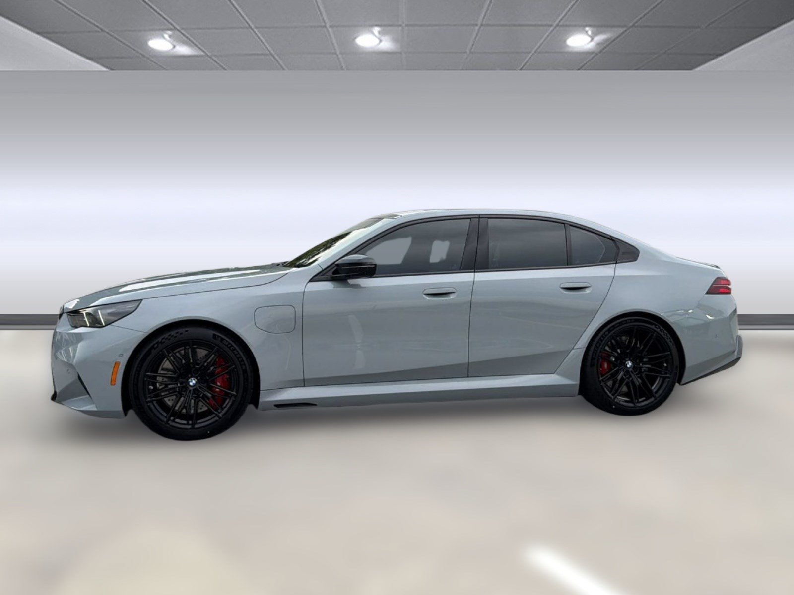 New 2027 BMW M5 w/ Executive Package AWD/4WD image 2
