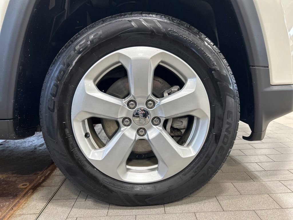 Used 2018 Jeep Compass Latitude w/ Cold Weather Group image 24