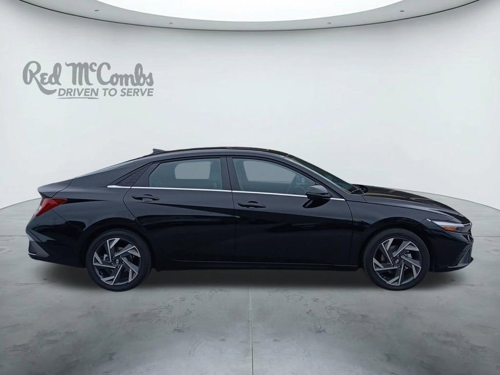 New 2026 Hyundai Elantra Limited FWD image 6