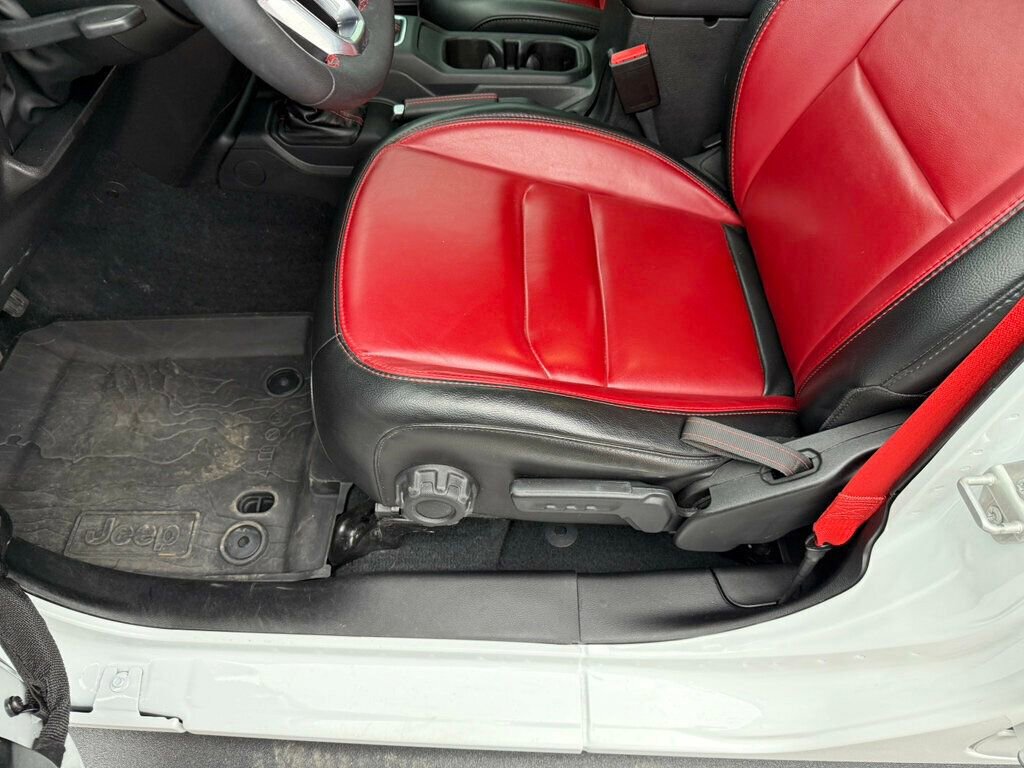 Used 2023 Jeep Wrangler Unlimited Rubicon 4xe image 24
