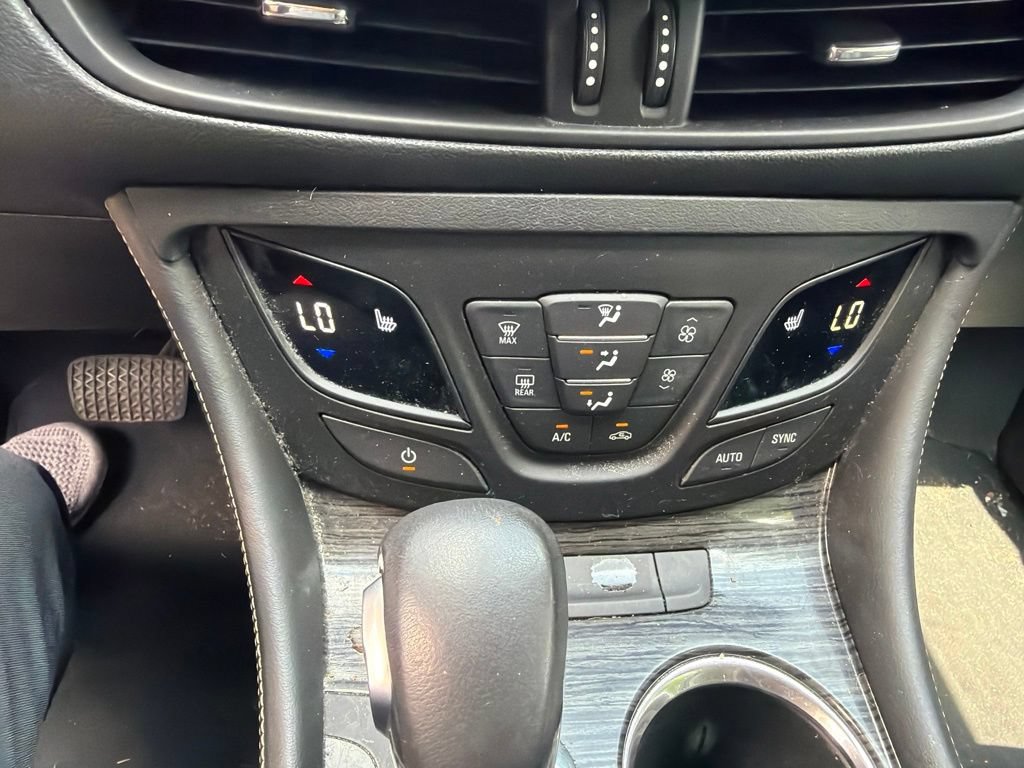 Used 2017 Buick Envision Essence AWD/4WD image 15