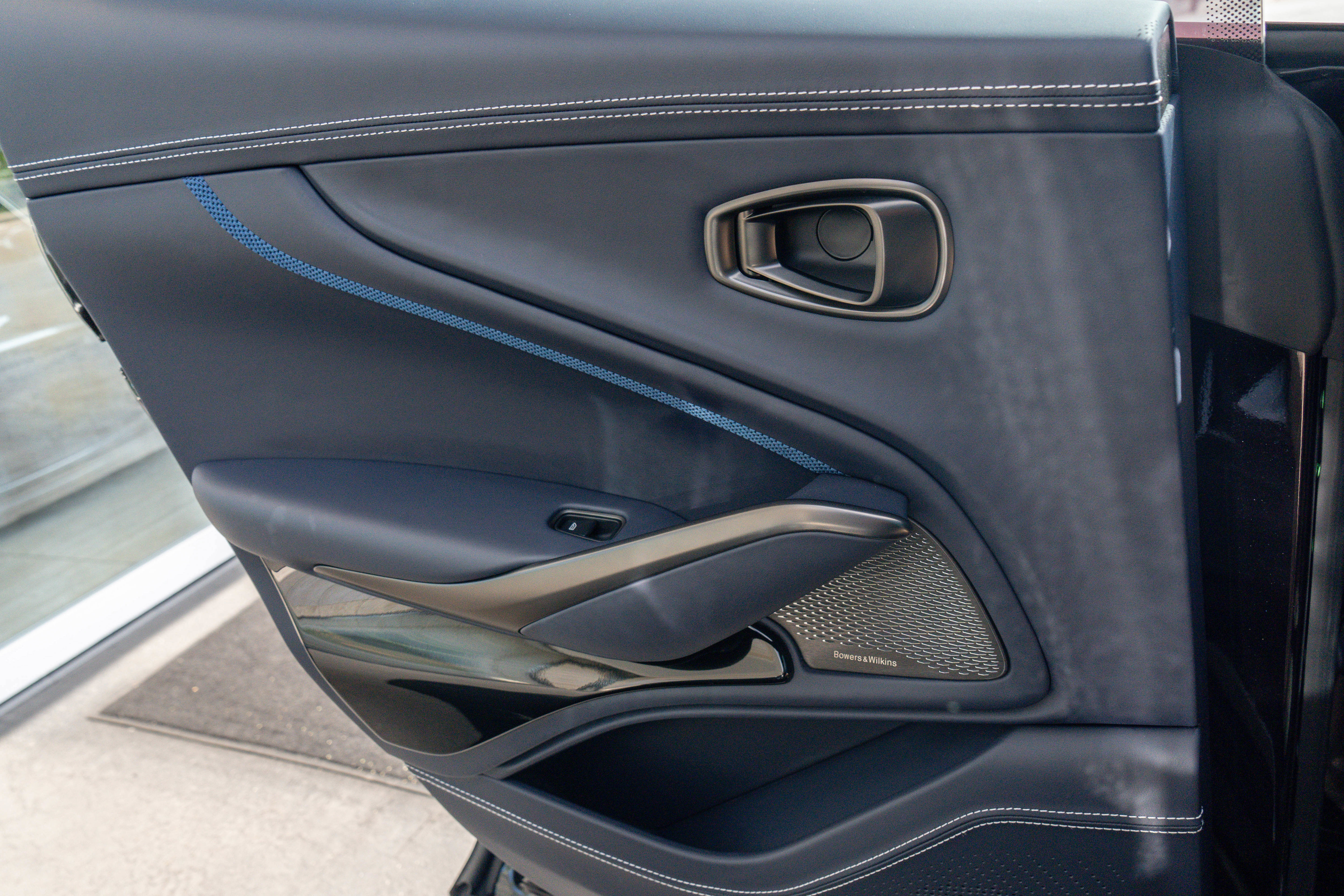 Used 2025 Aston Martin DBX 707 image 28