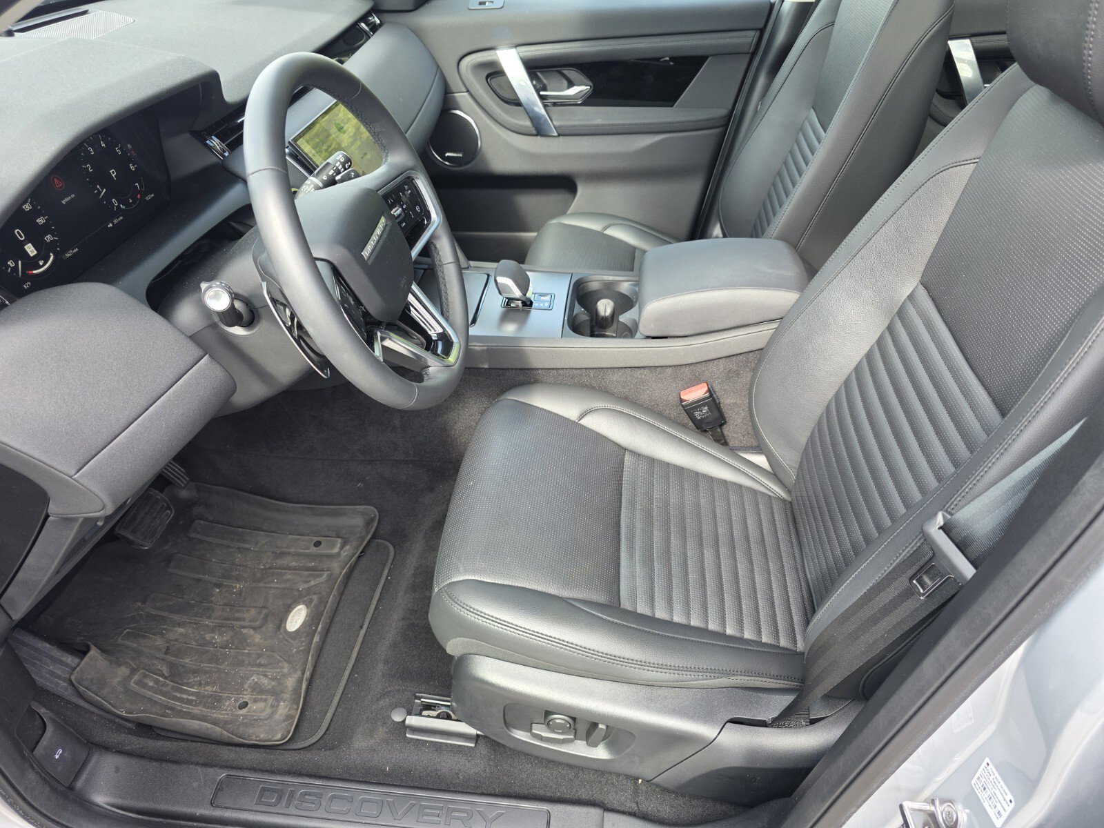 Certified 2025 Land Rover Discovery Sport S image 10