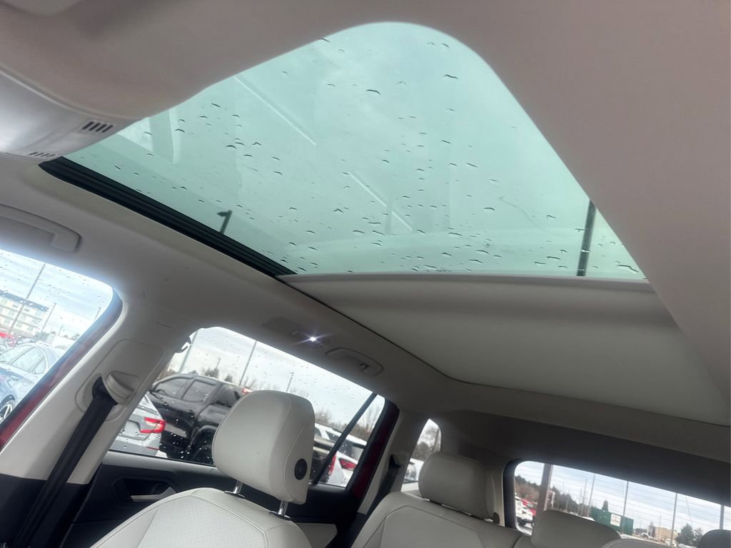Used 2019 Volkswagen Tiguan SE w/ Panoramic Sunroof Package image 19