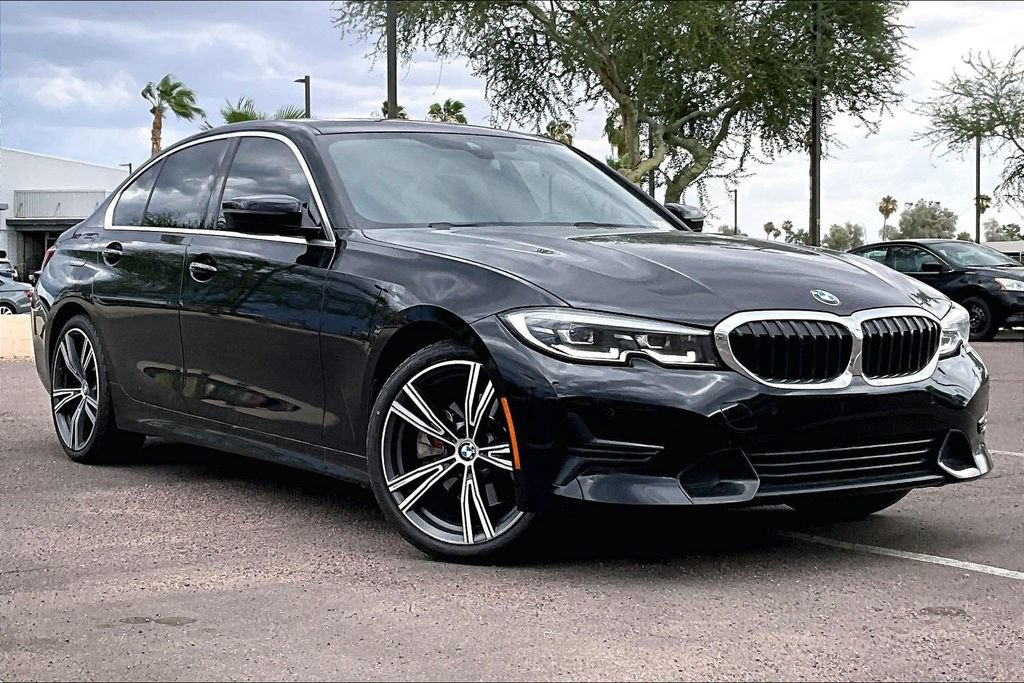Used 2022 BMW 330i Sedan w/ Premium Package 2 RWD image 2