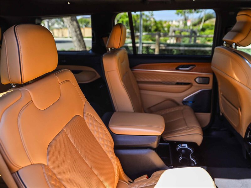 Used 2021 Jeep Grand Cherokee L Summit image 22