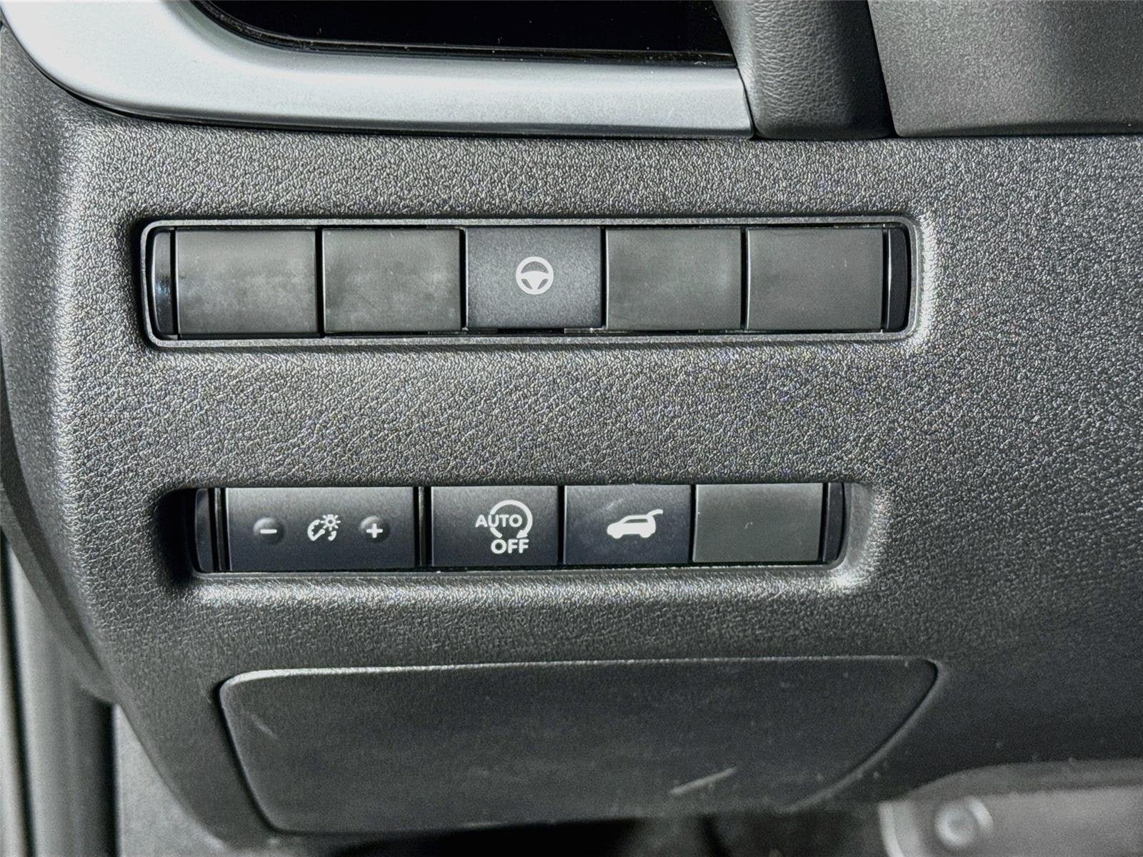 Certified 2024 Nissan Rogue SL FWD image 11