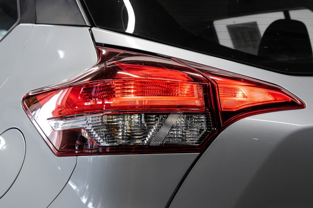 Used 2020 Nissan Kicks SR w/ SR Premium Package image 14