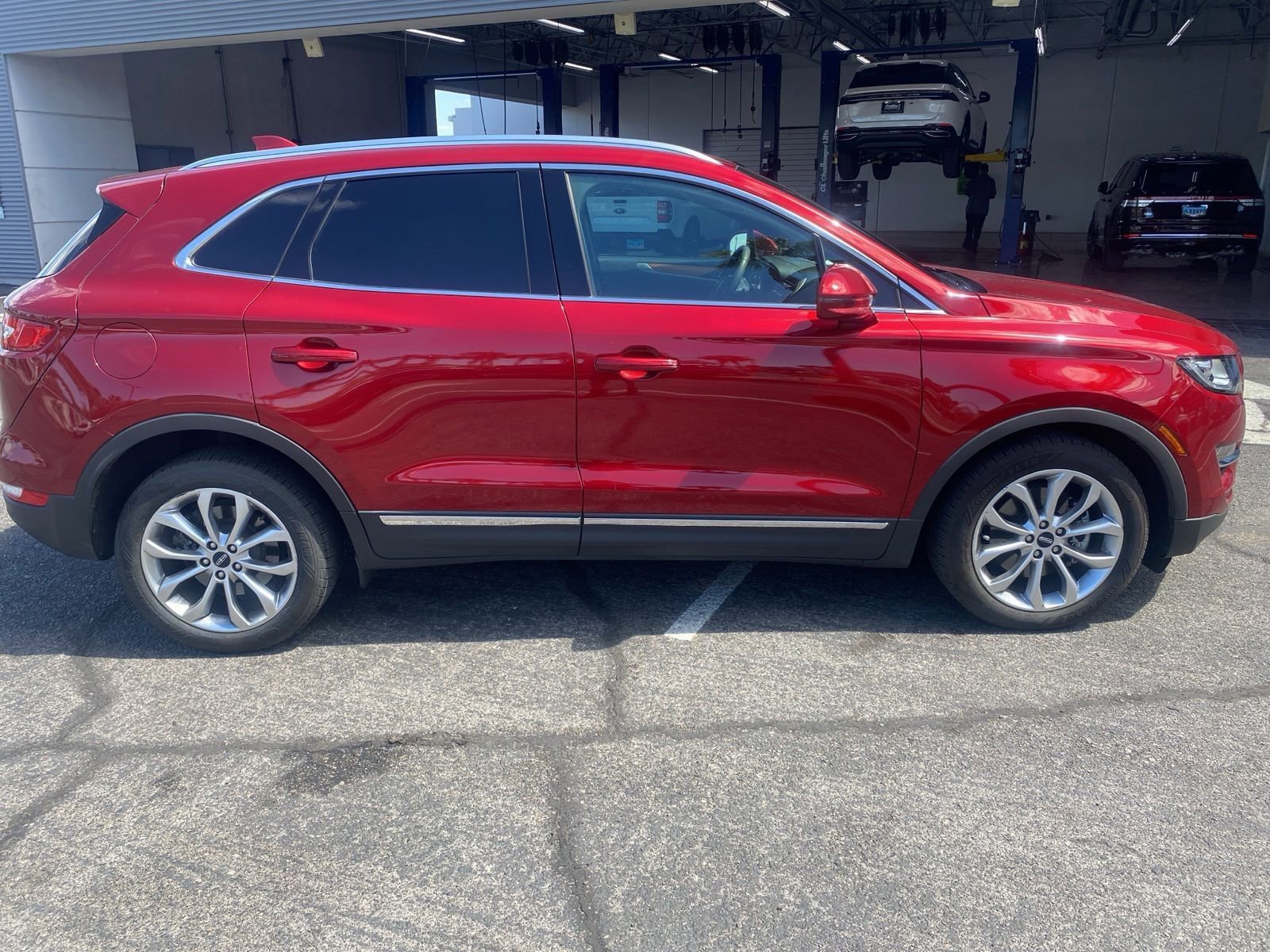 Used 2019 Lincoln MKC Select w/ Select Plus Package FWD image 4