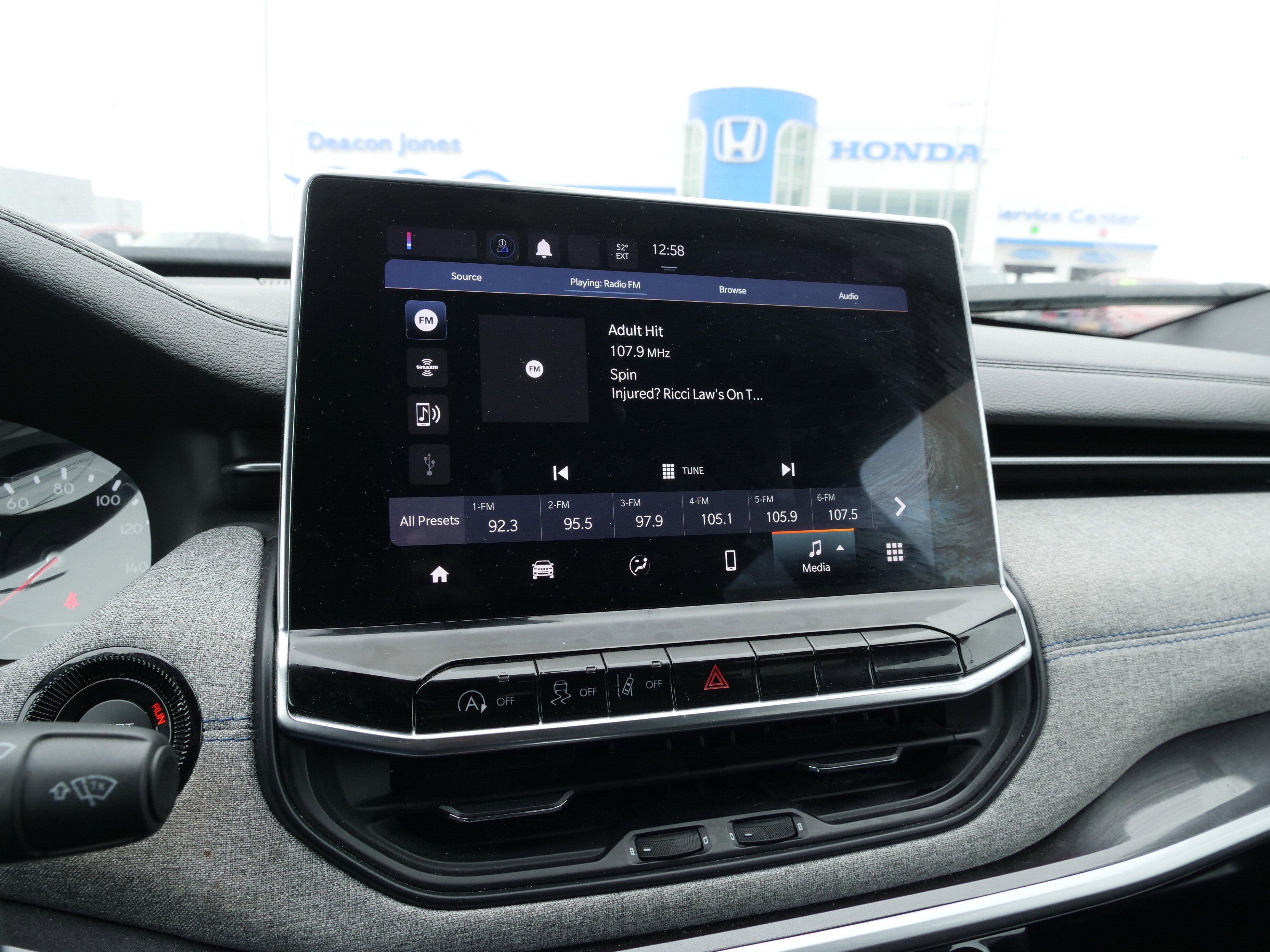 Used 2024 Jeep Compass Latitude image 24