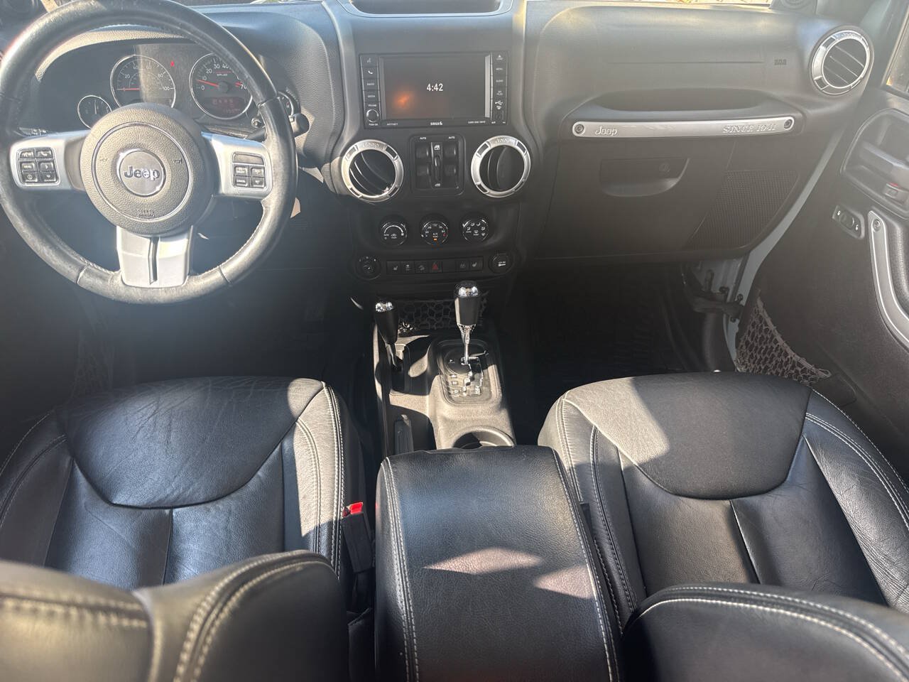Used 2014 Jeep Wrangler Unlimited Rubicon AWD/4WD image 23