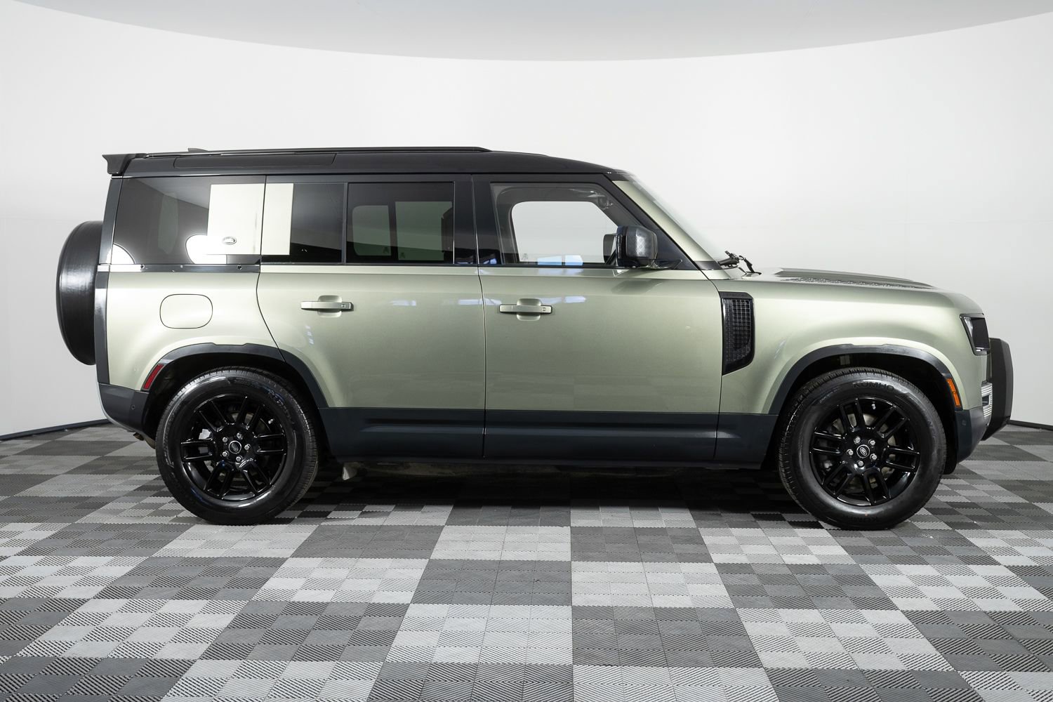 Used 2020 Land Rover Defender 110 S image 9