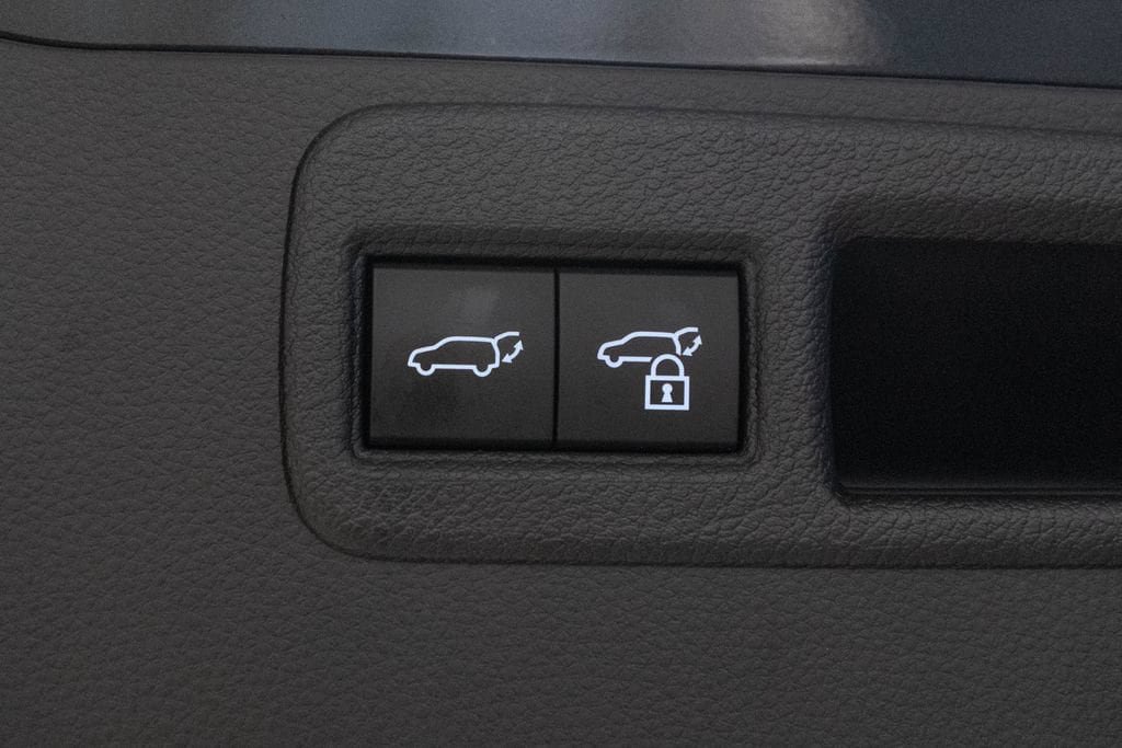 Certified 2024 Toyota Venza LE AWD/4WD image 32