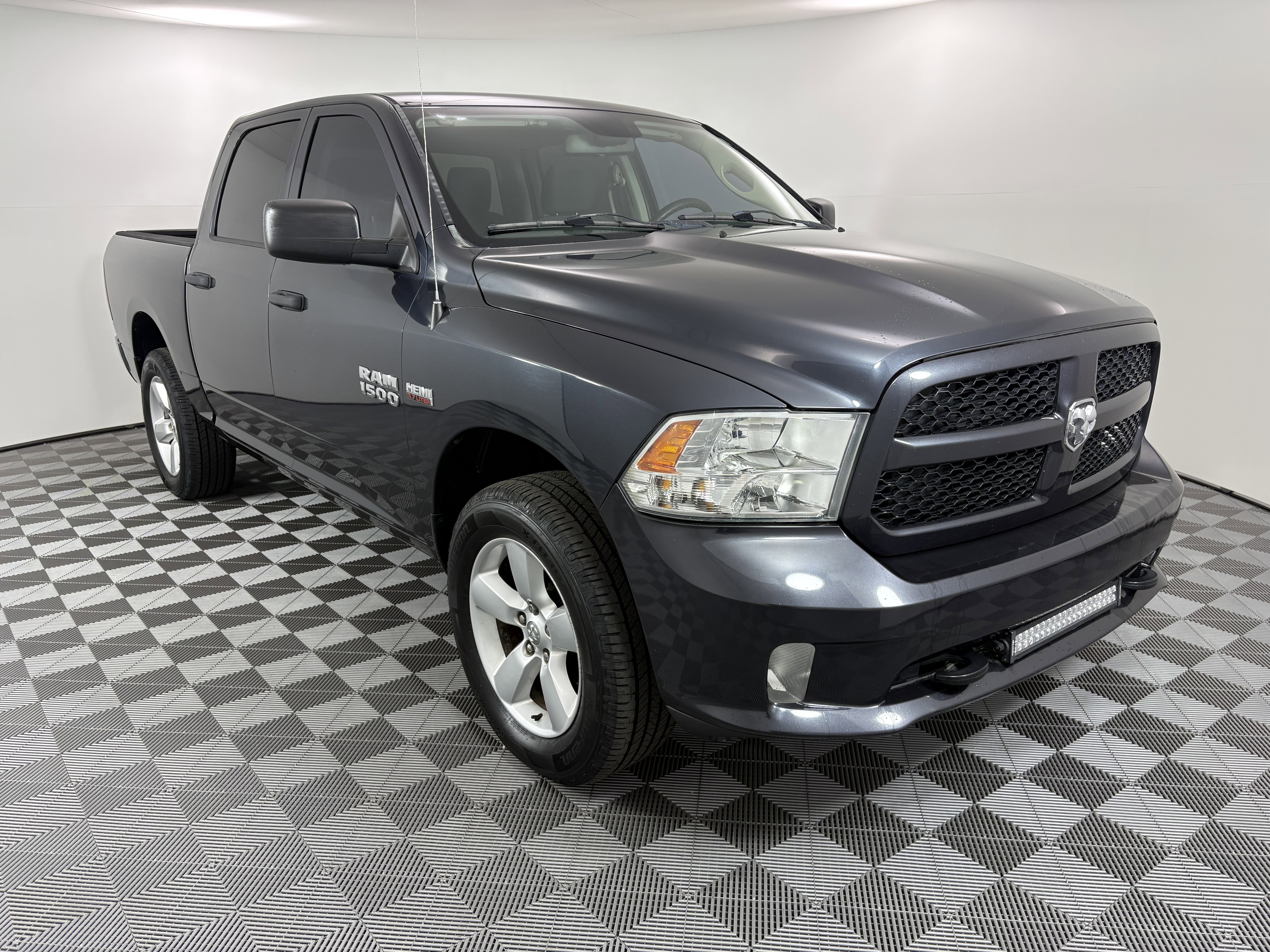 Used 2015 RAM 1500 Express AWD/4WD image 6