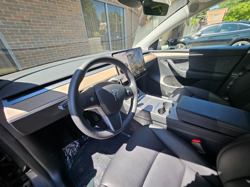 Used 2023 Tesla Model Y Long Range AWD/4WD image 38