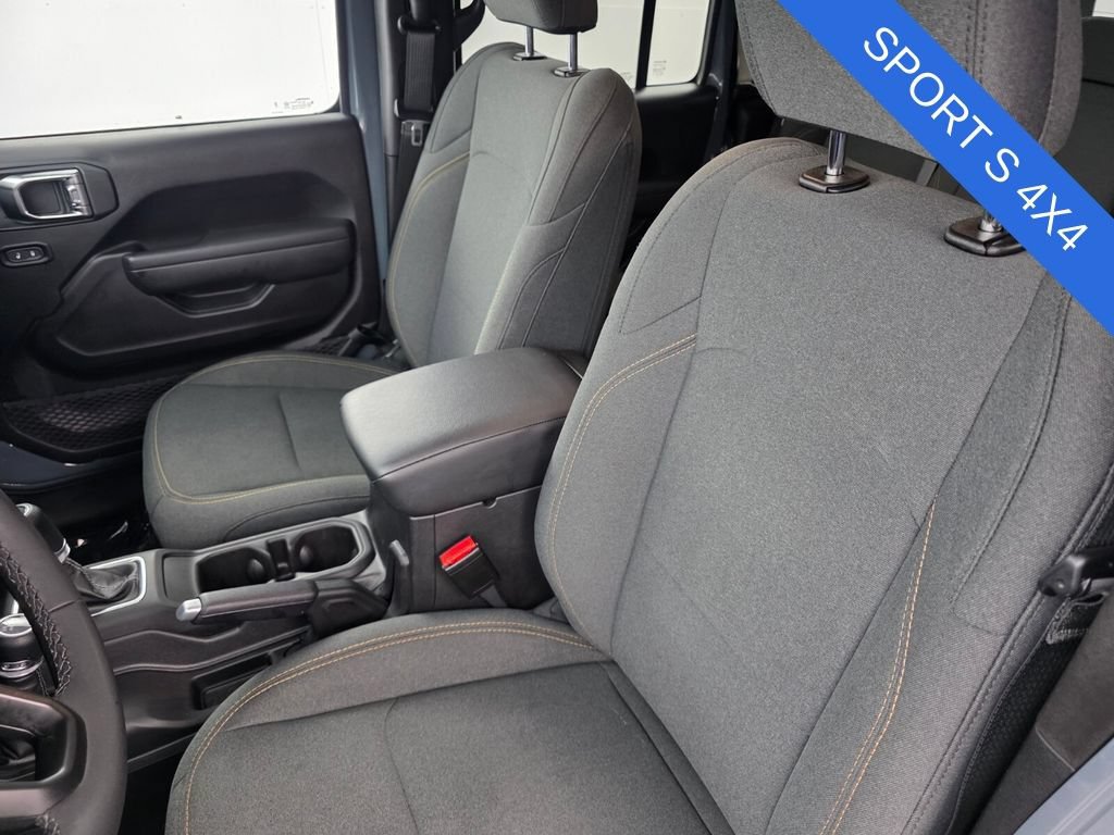 Used 2025 Jeep Gladiator Sport AWD/4WD image 11