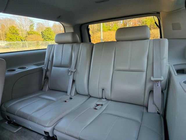 Used 2011 Chevrolet Suburban LT w/ Luxury Package image 18