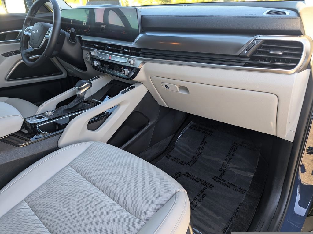Certified 2024 Kia Telluride S image 9