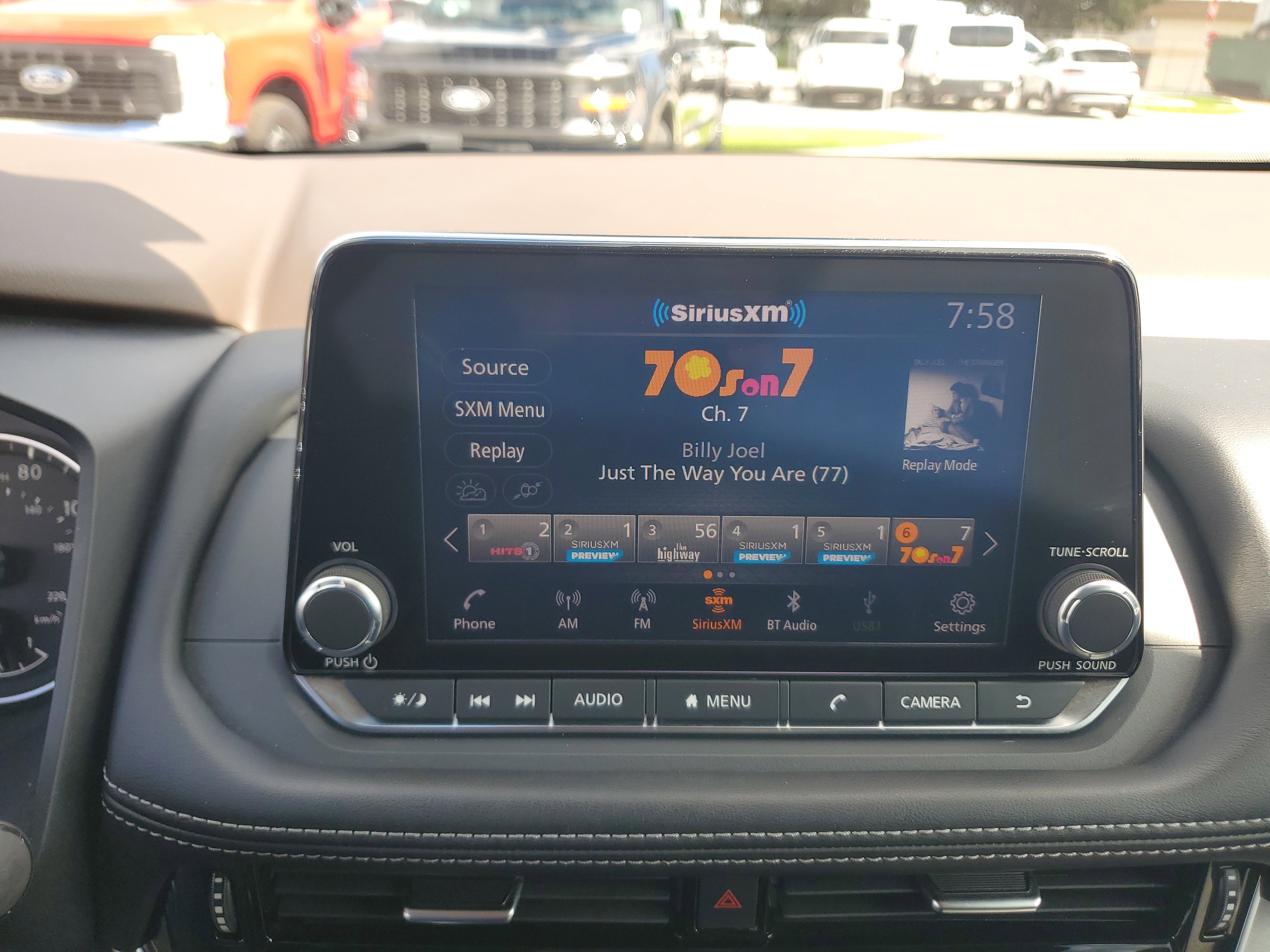 Used 2022 Nissan Rogue SV image 23