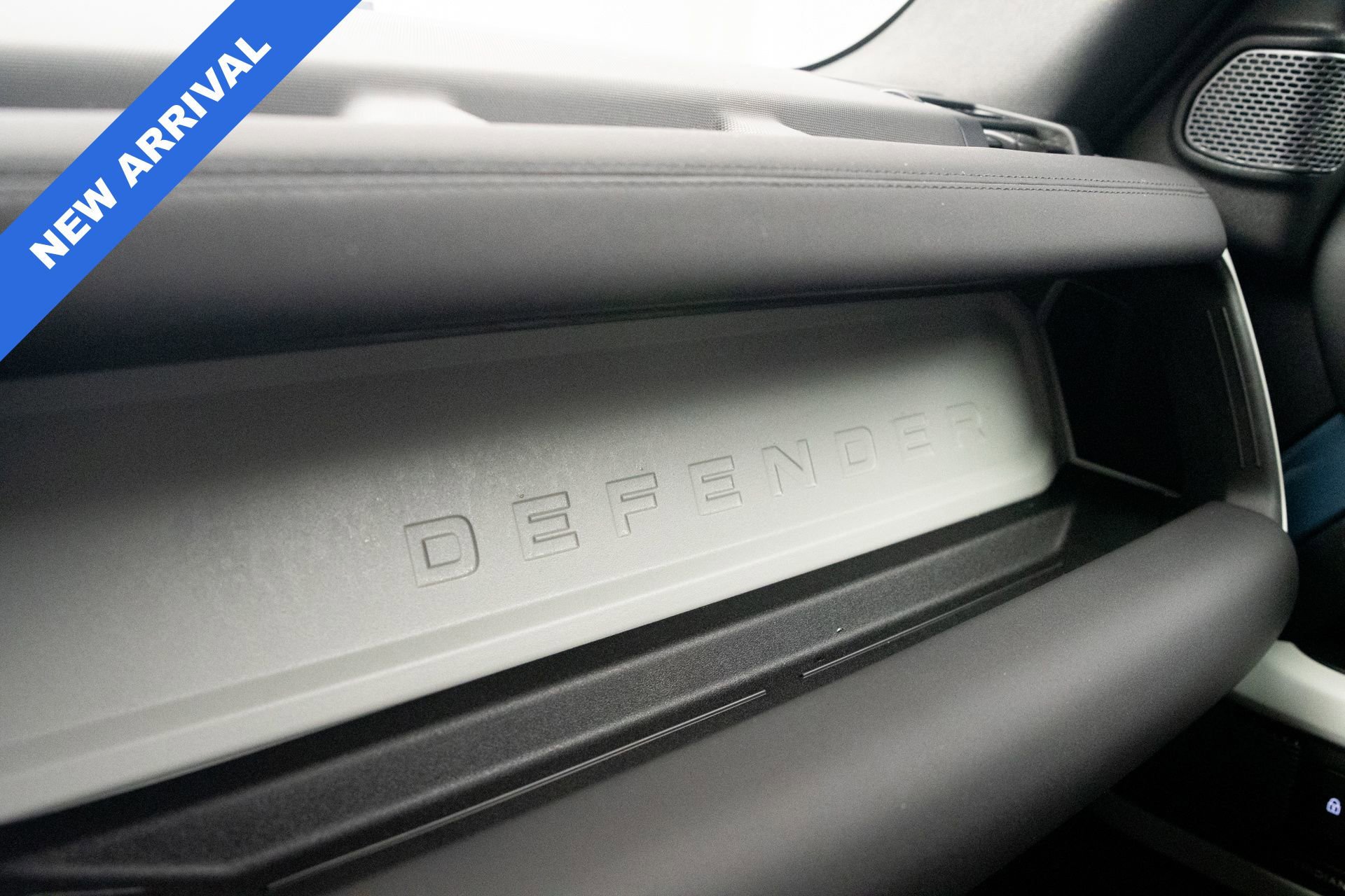 Used 2024 Land Rover Defender 110 S image 20