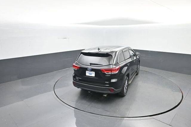 Used 2019 Toyota Highlander XLE image 25