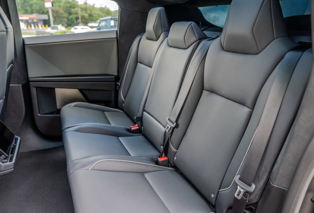 Used 2025 Tesla Cybertruck AWD Crew Cab image 18
