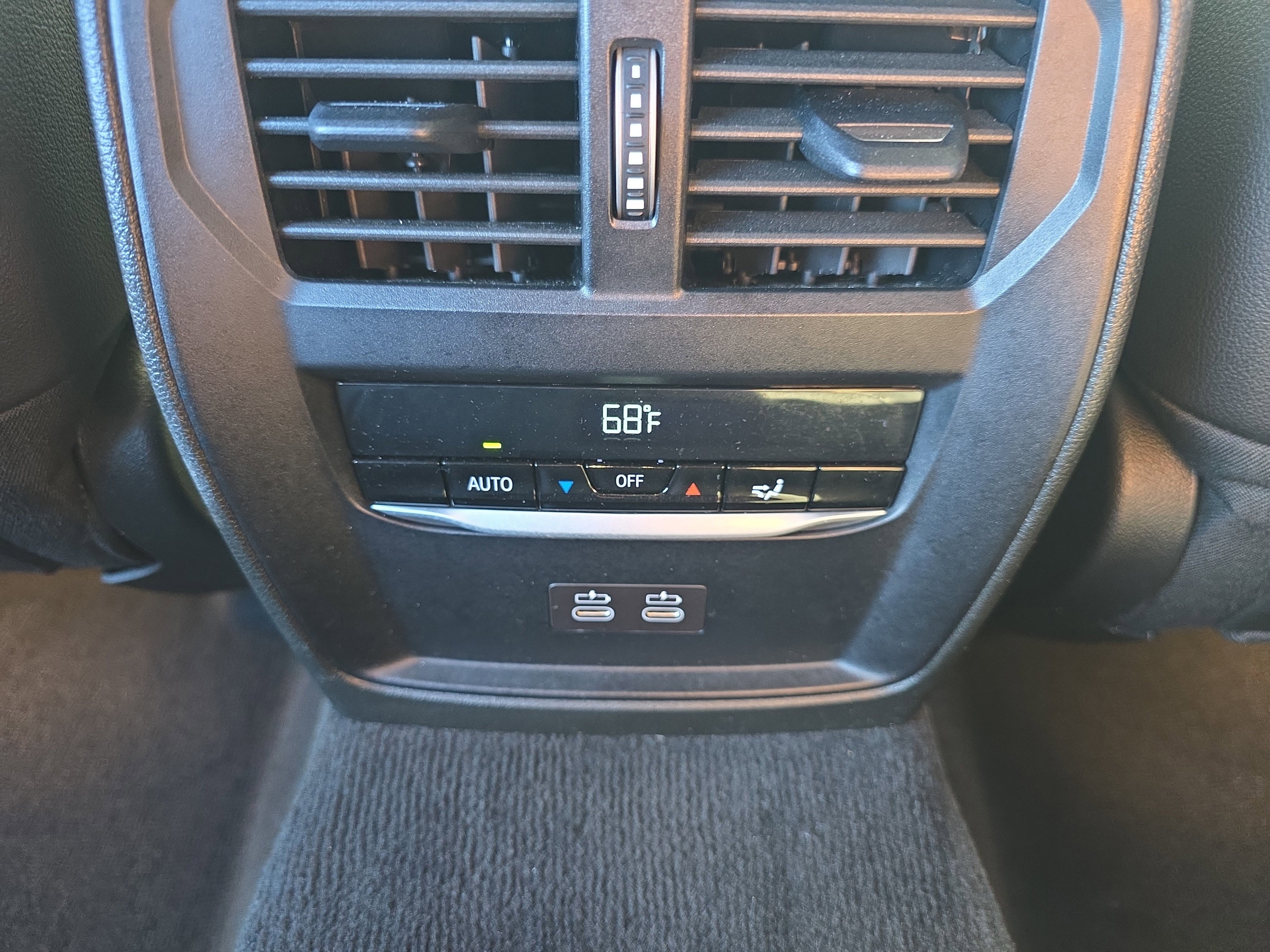 Used 2024 BMW 330i xDrive Sedan w/ Premium Package image 12