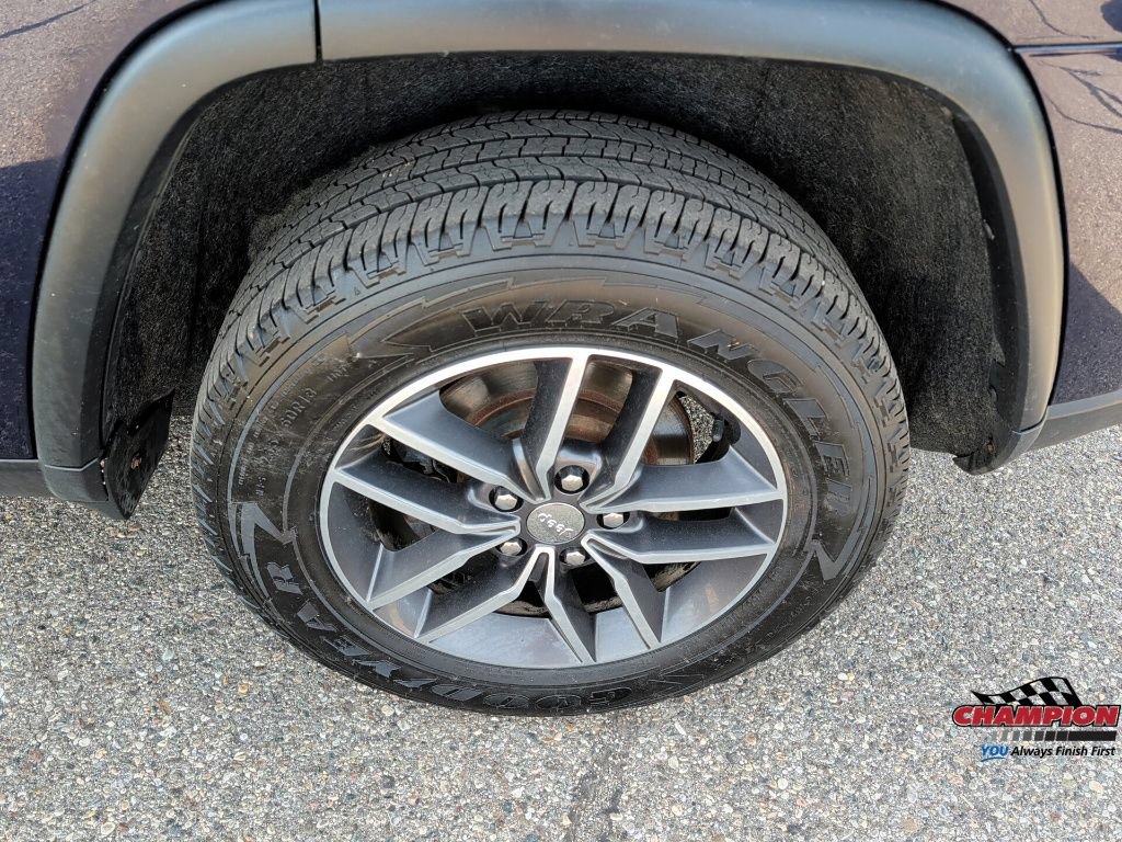 Used 2018 Jeep Grand Cherokee Limited AWD/4WD image 10