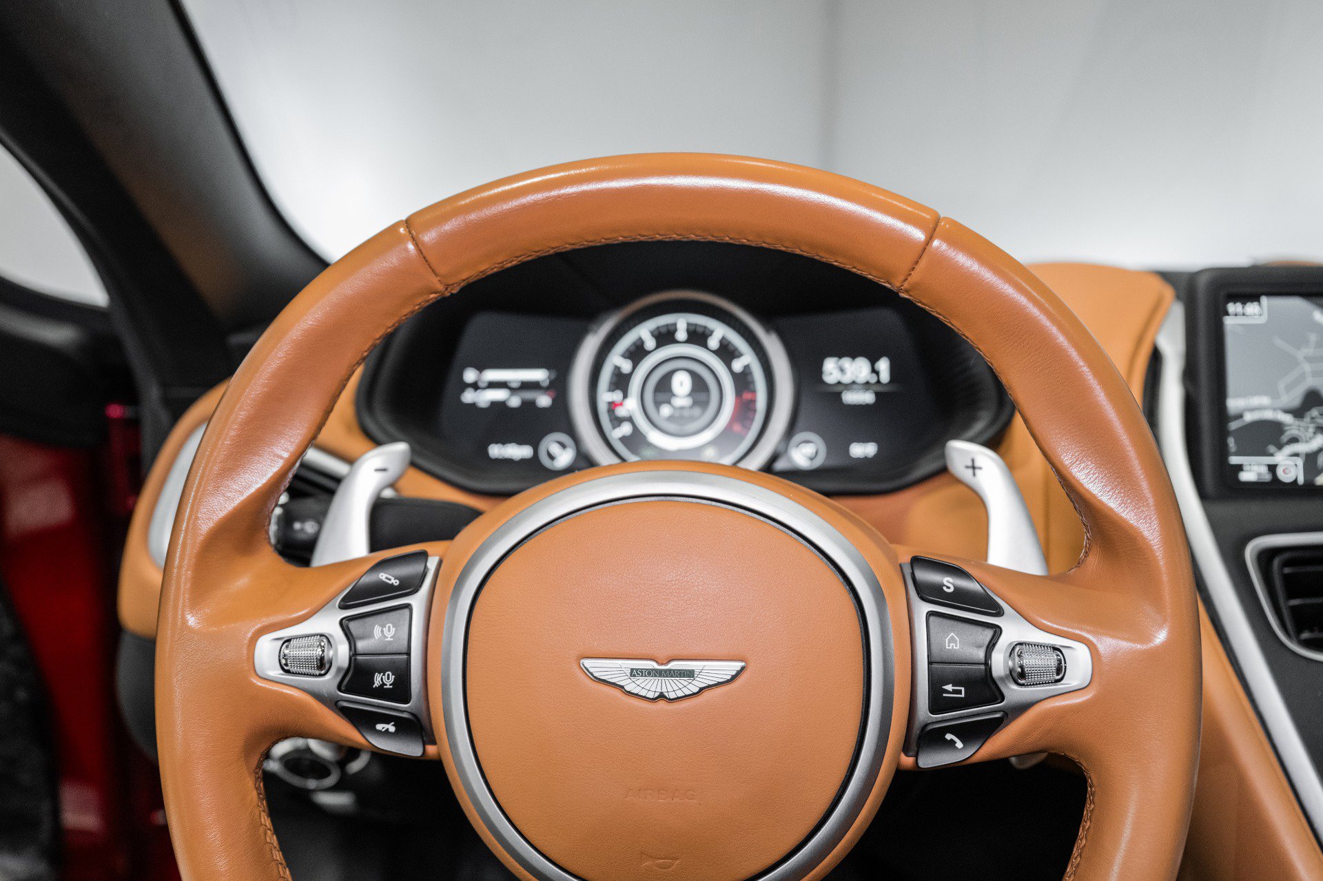 Used 2017 Aston Martin DB11 V12 image 11