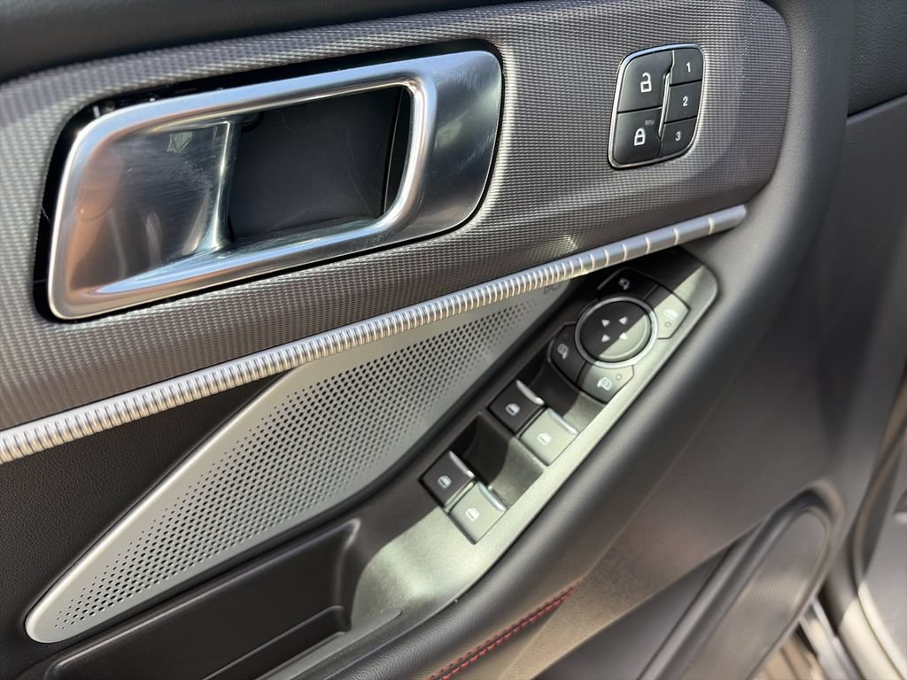 Used 2025 Ford Explorer ST RWD image 18