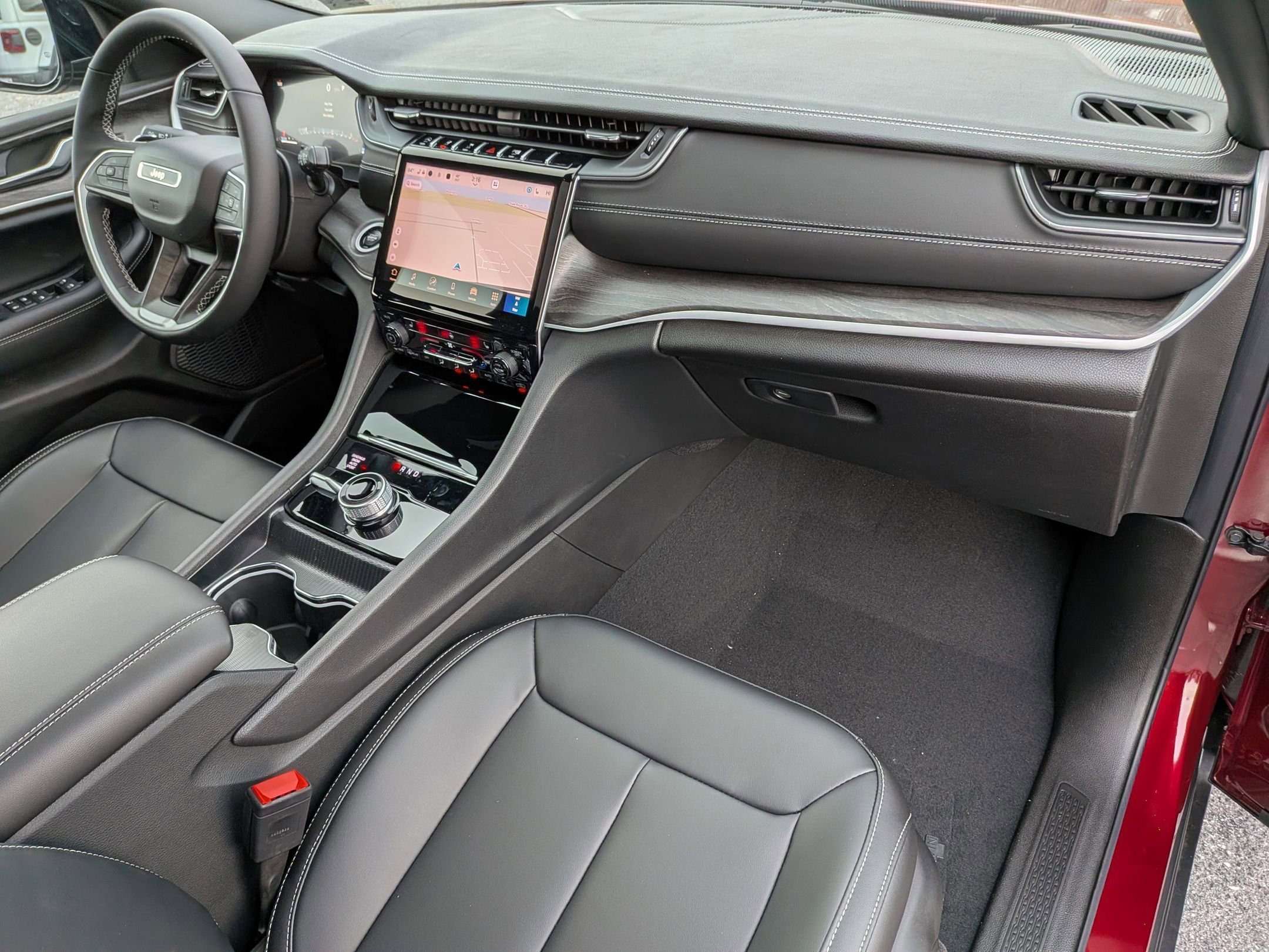 New 2025 Jeep Grand Cherokee L Limited w/ Trailer Tow Package image 36